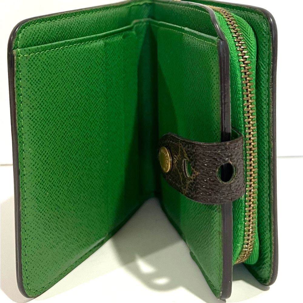 Louis Vuitton Green Perforated Bifold Wallet - Limited Edition - Picture 3 of 5
